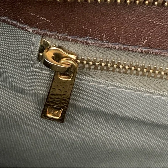 MARC JACOBS PEEBLED | DARK TAUPE AND BROWN WITH HAMMERED GOLD HARDWARE | ITALY - Picture 14 of 17